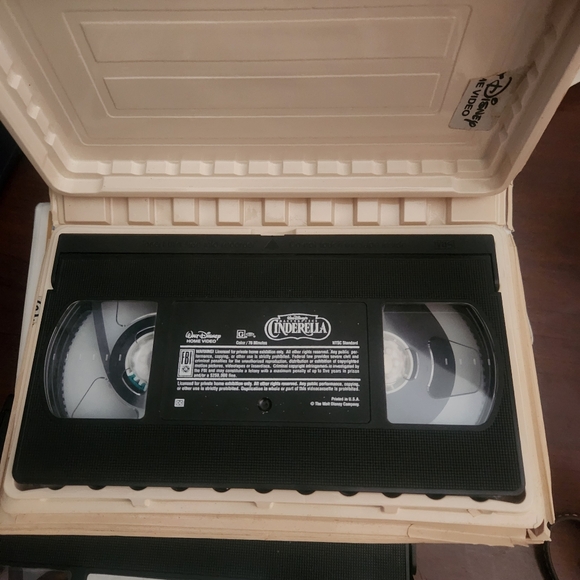 Vintage Disney VHS bundle of 6 - Picture 7 of 9